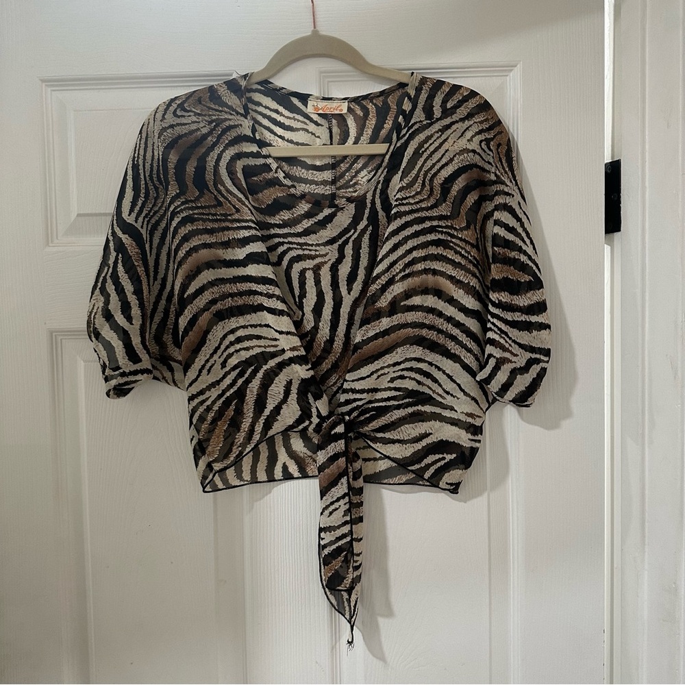Chic Zebra Print Tie-Front Blouse